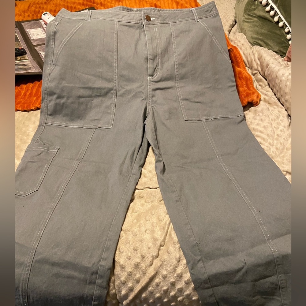 Women’s Gray Cargo Pants
